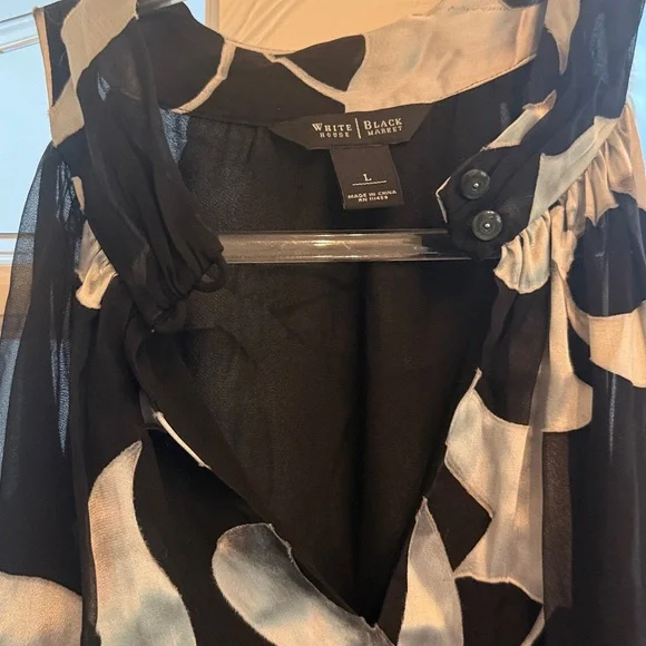 White House Black Market Size L - Picture 3 of 8